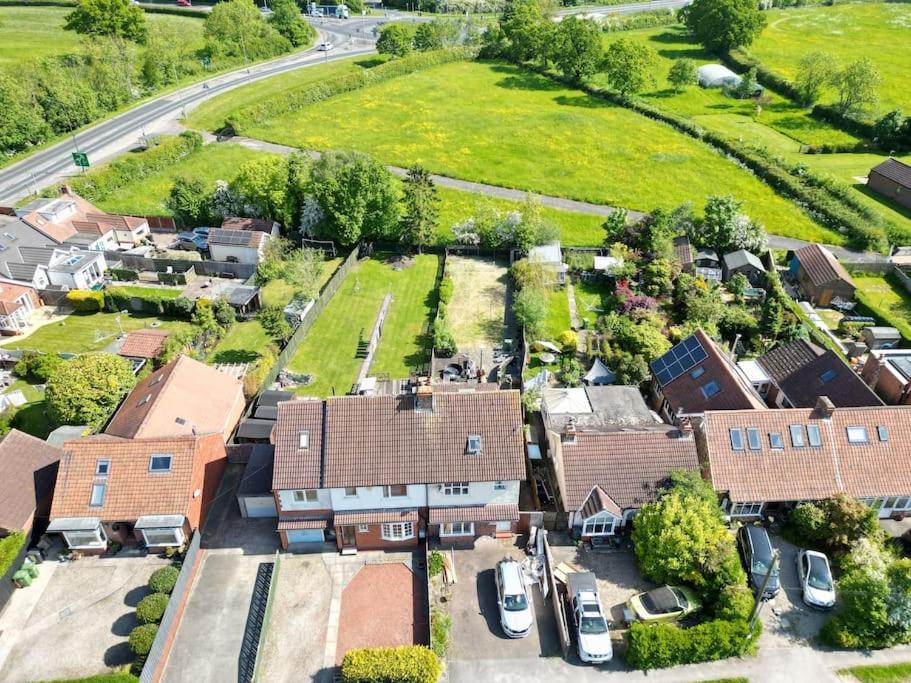 Large Double With Free Parking In Alloggio in famiglia